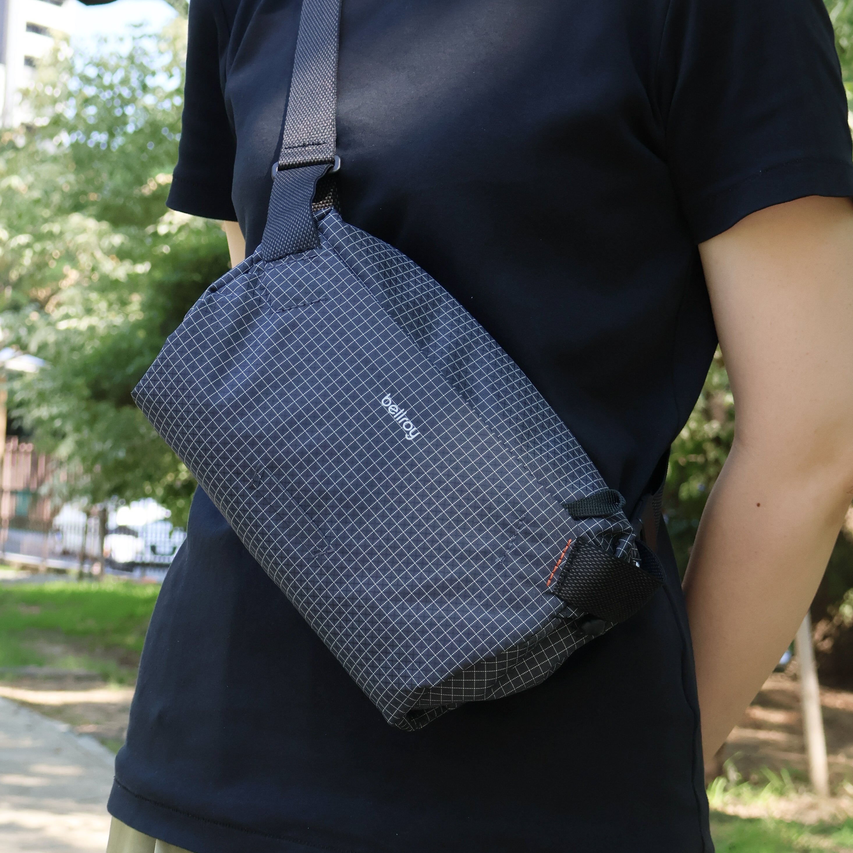 Bellroy / Lite Sling mini – Neueオンラインストア｜もっと愛着のわく