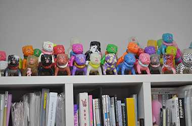 片桐仁さん × デハラユキノリさん | 片桐仁 不条理アート粘土作品展