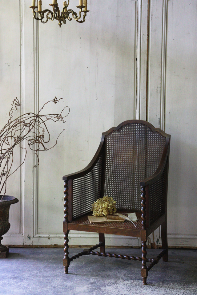 RE229 イギリスの古い ケイン アームチェア 椅子