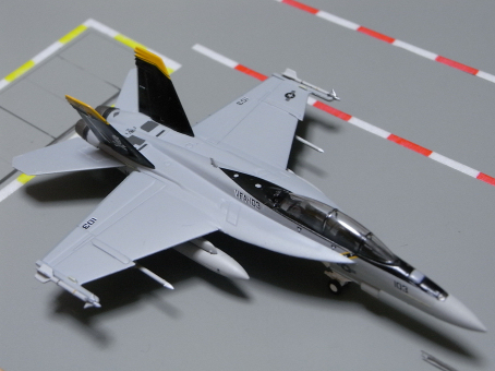 航空機・ヘリコプター hogan M-SERIES 1/200 F/A-18F VFA-103 Amazon