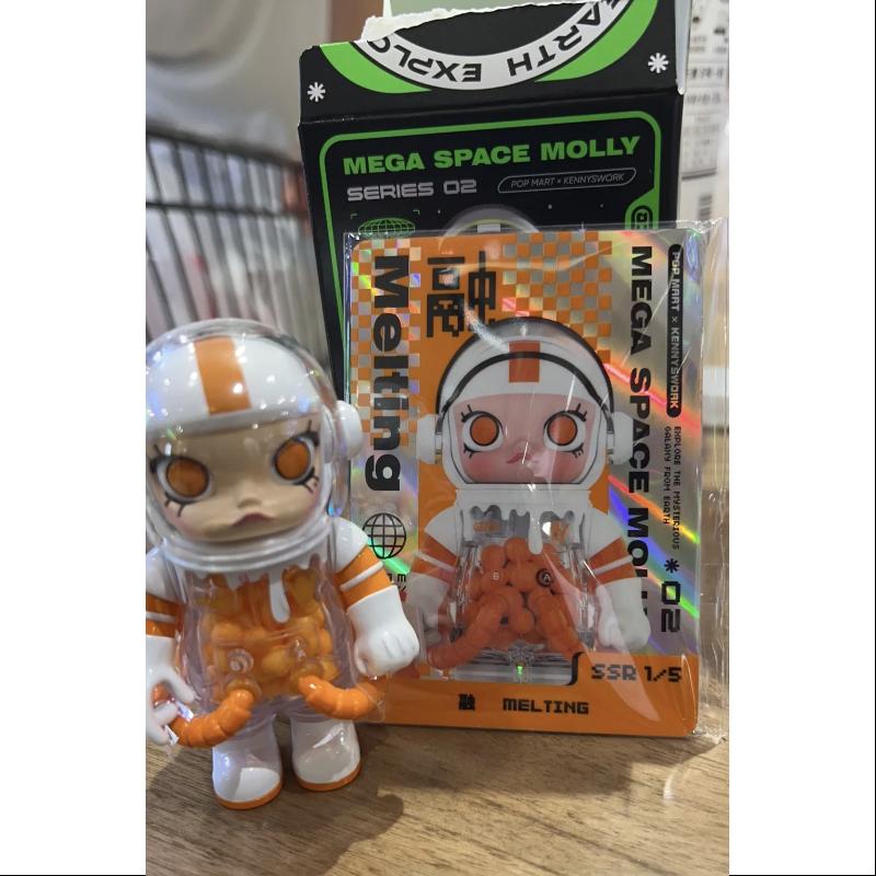 SPACE MOLLY MEGA 100% Series 2-B secret MELTING(1/108) – TOYSEZ