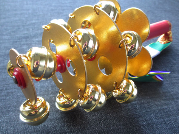 和楽器 ＞ その他 和楽器 ＞ 馬子唄鈴(まご唄鈴) 鈴20個 紫色/赤色の