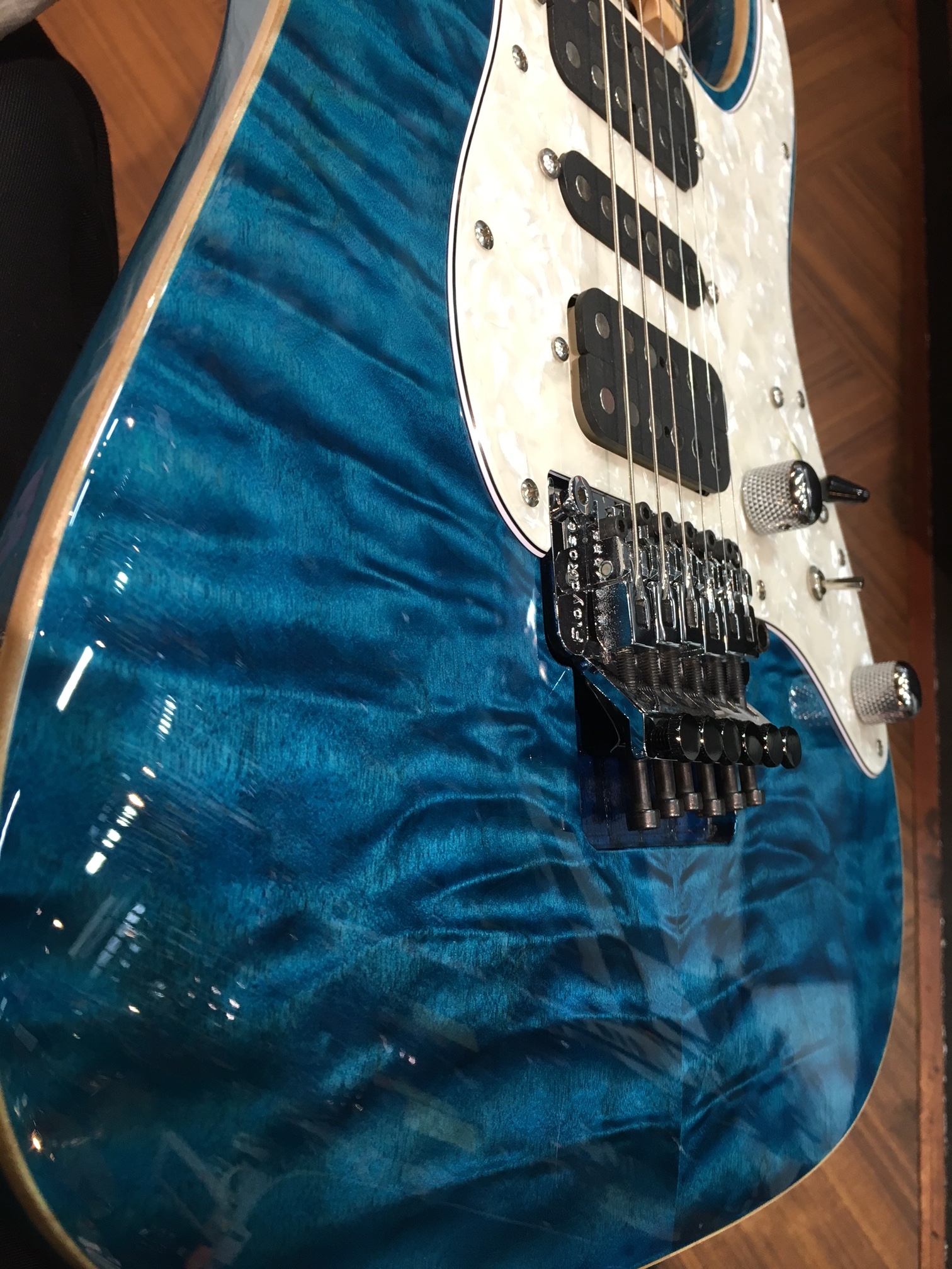 最高級のキルテッド・メイプルが見せる艶のある色気！めちゃくちゃ