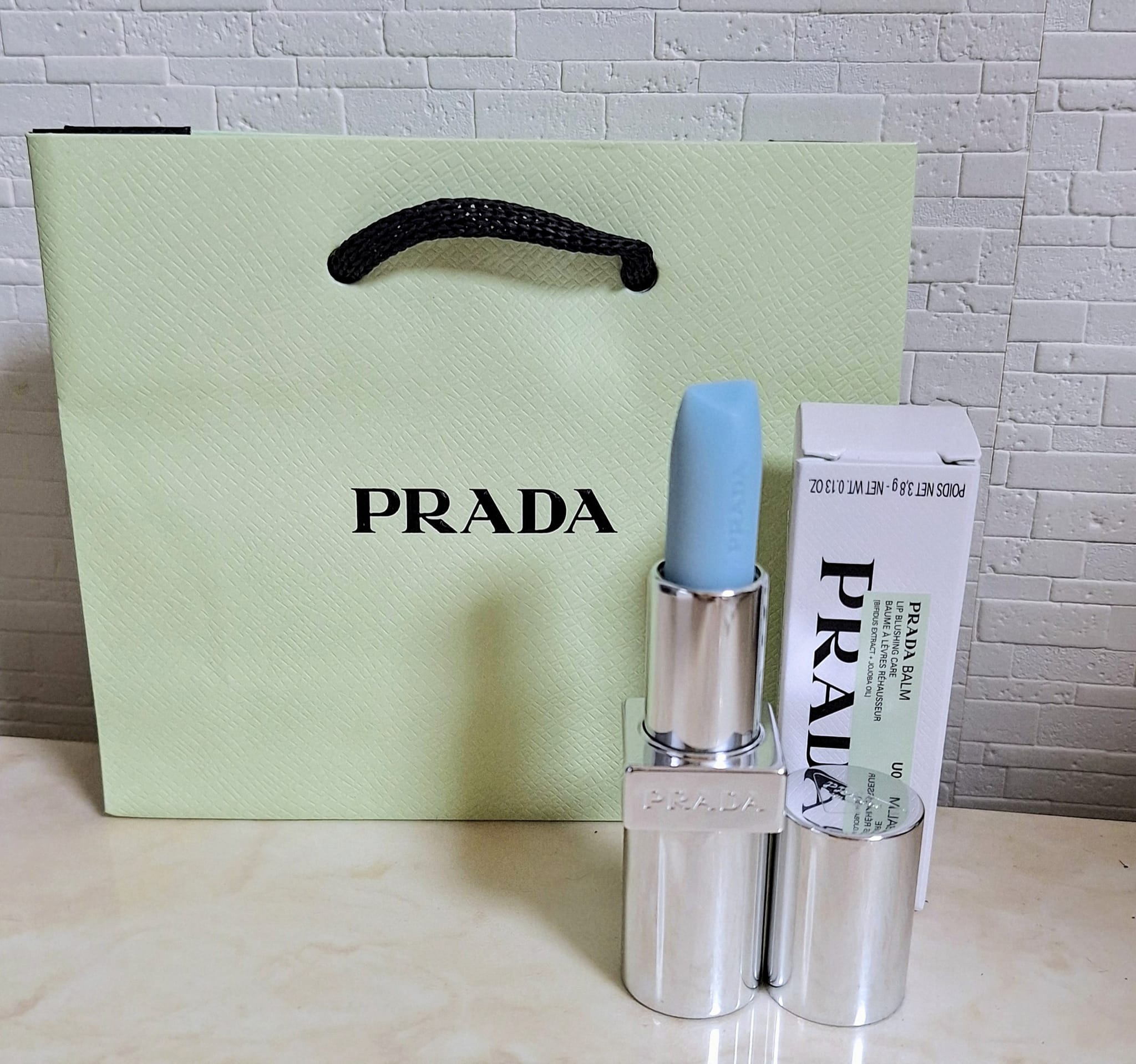 楽天市場】プラダ リップ バーム ブラッシング ケア U001