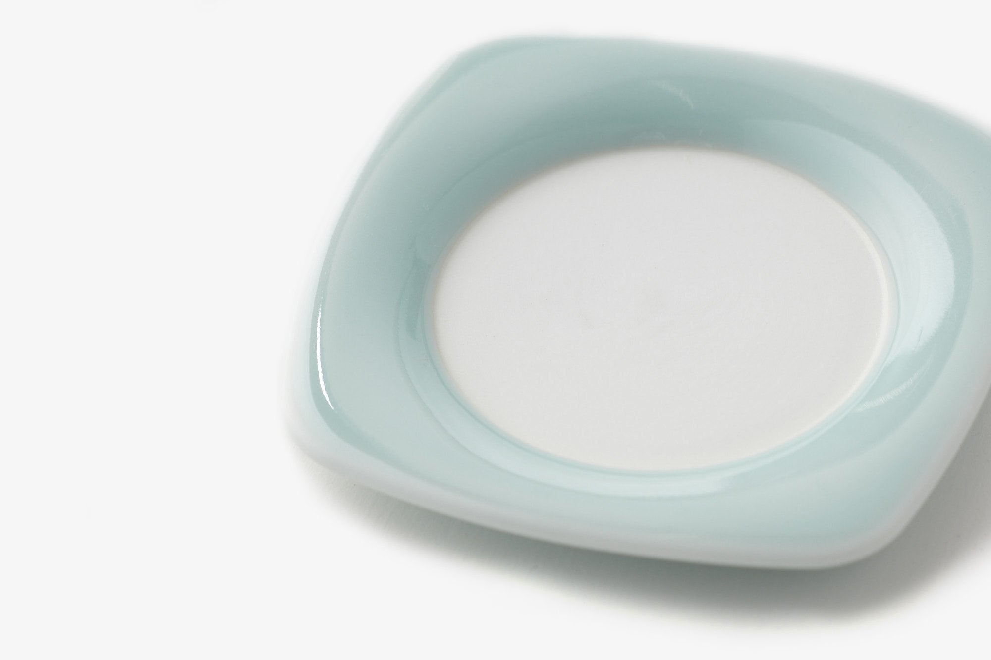 乙なもの】鍋島青磁 茶托｜鍋島虎仙窯