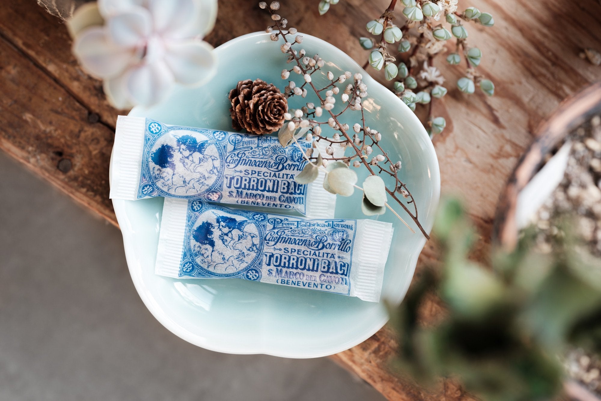 乙なもの】鍋島青磁 高台皿｜鍋島虎仙窯