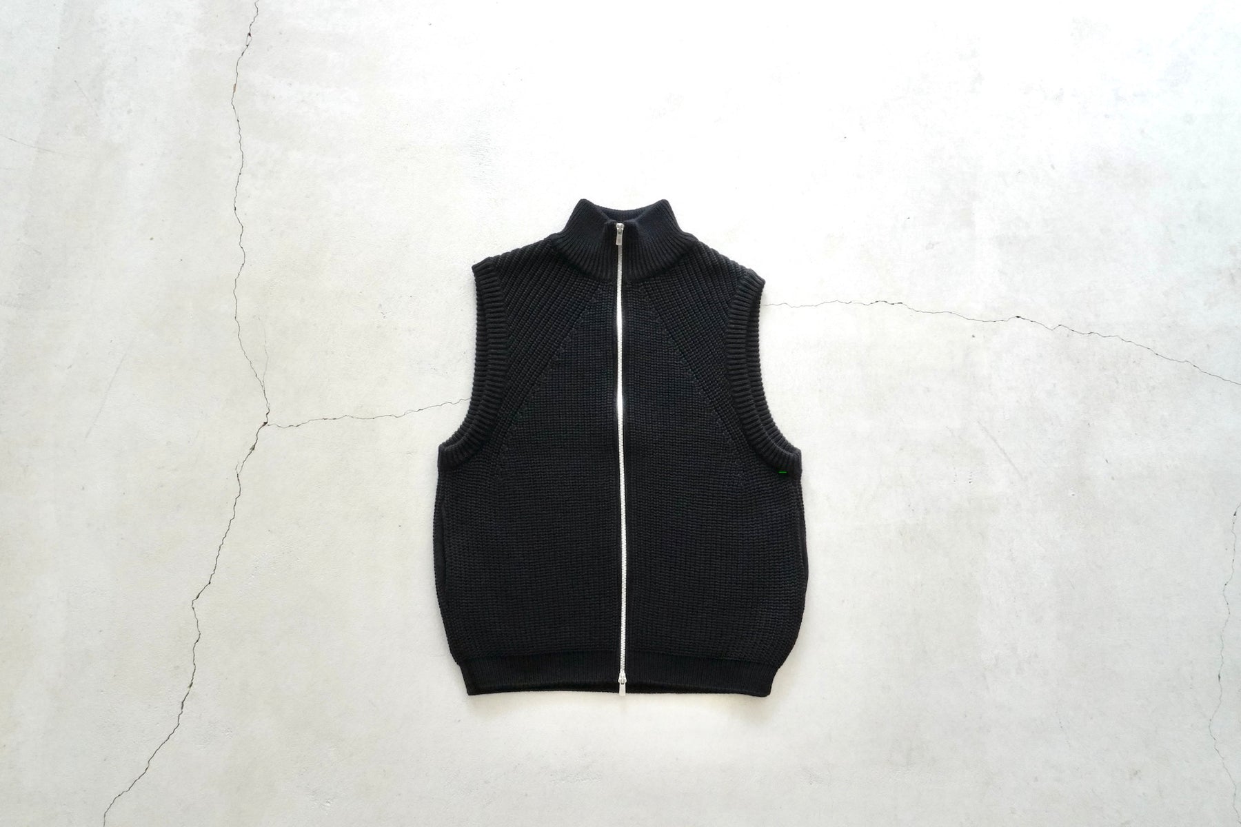 BATONER (MENS)/ SIGNATURE DRIVERS VEST – web-inter