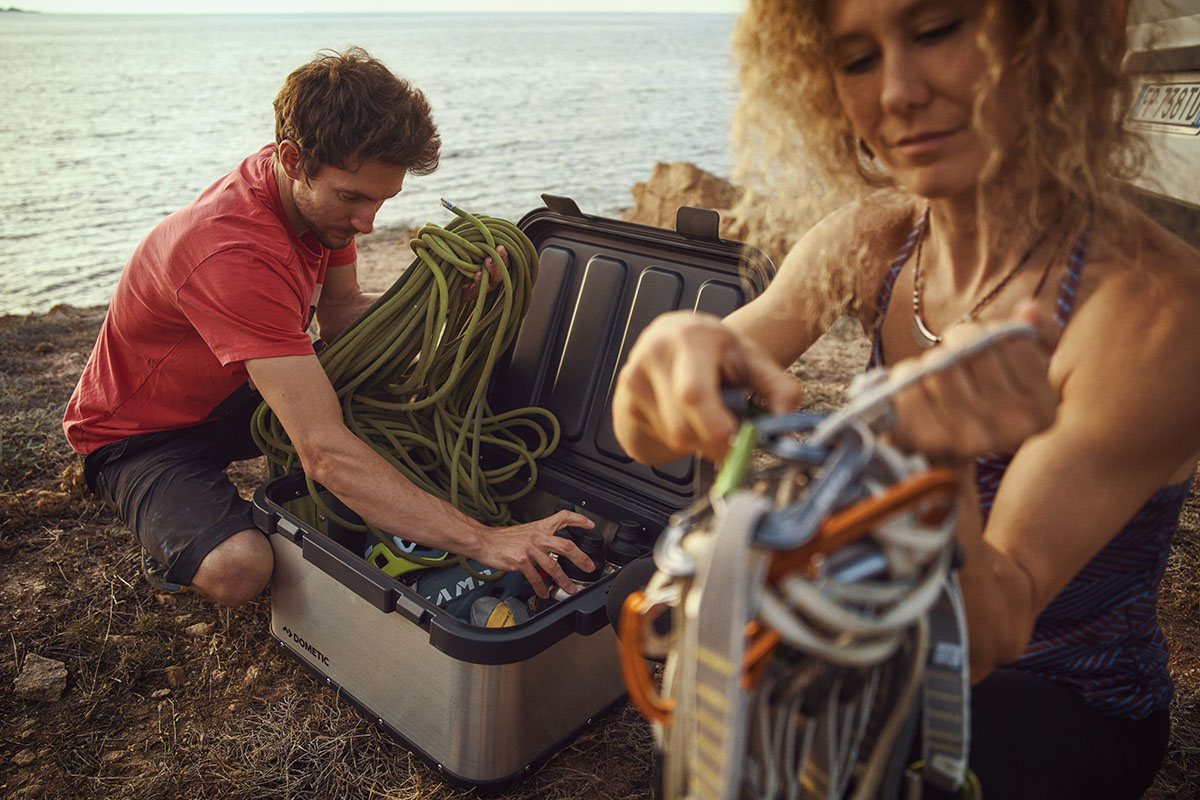 ポータブル冷蔵庫といえばの「ドメティック」から、新作クーラーが登場