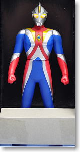 ウルトラヒーローシリーズ32.ウルトラマンコスモス コロナモード