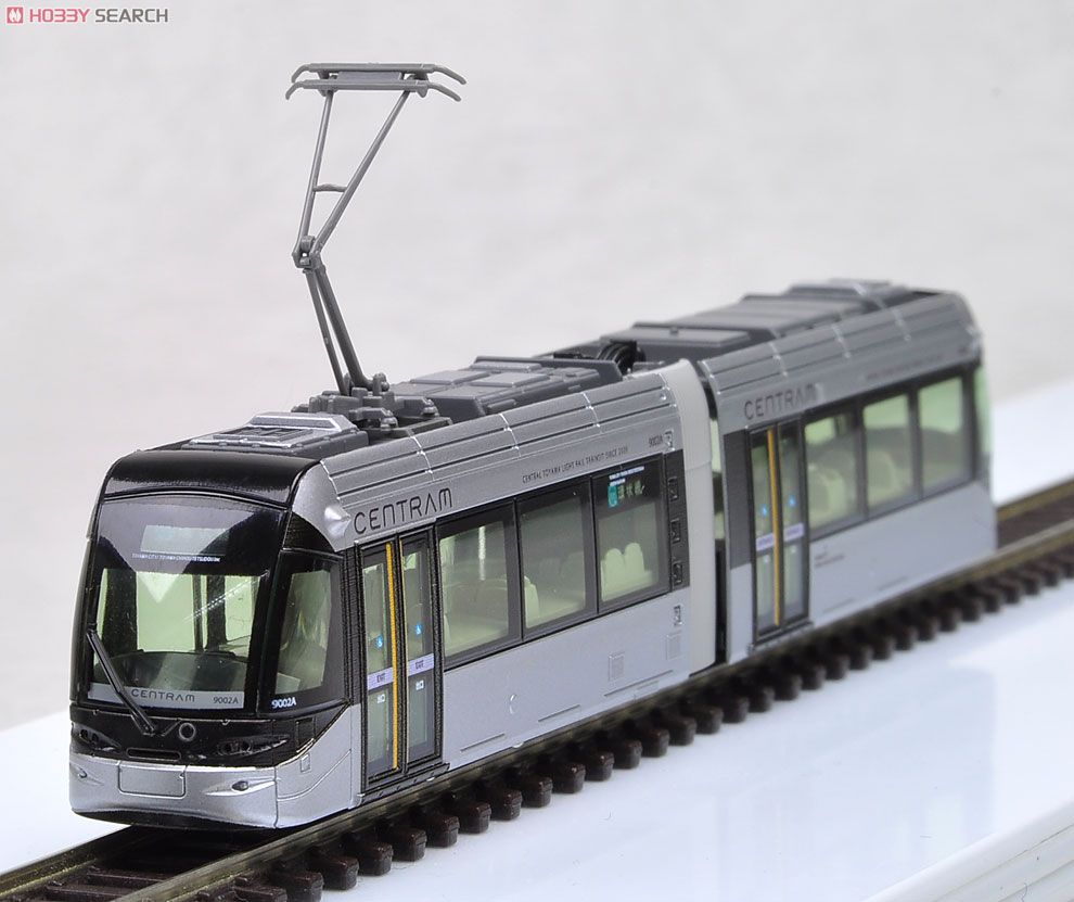 富山市内電車環状線 ＜セントラム＞ 9000形 9002 (銀) (鉄道模型