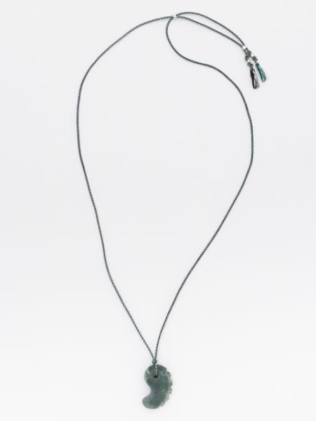 鬣(たてがみ)勾玉絹紐ネックレス(FROSTY CRYSTAL): 『岩座(いわくら