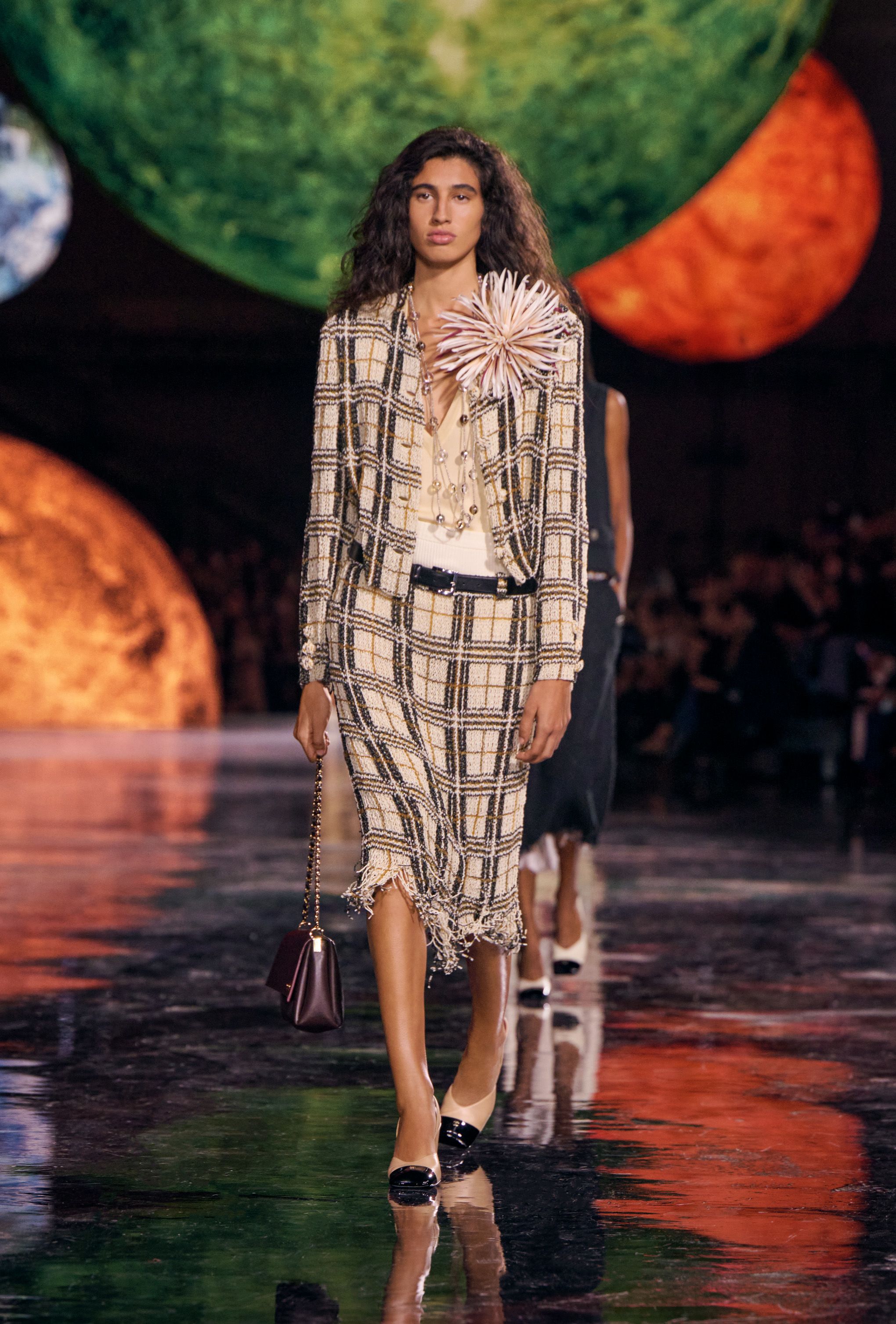 カメリア モチーフ ブローチ - コットン & シルク、ホワイト