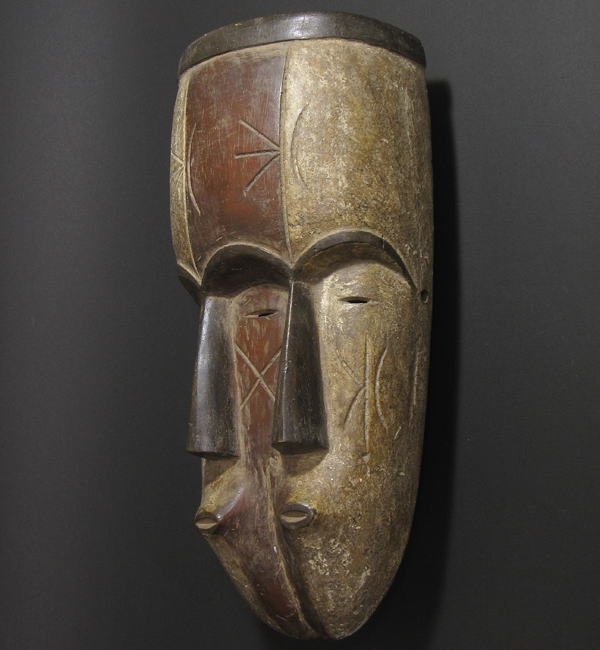 火の精霊の仮面(双面)<アフリカの仮面(木彫り)：アフリカ雑貨アザライ