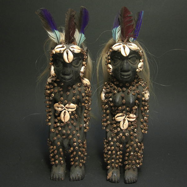 釘の偶像(ペア)<アフリカの木像：アフリカ雑貨アザライ