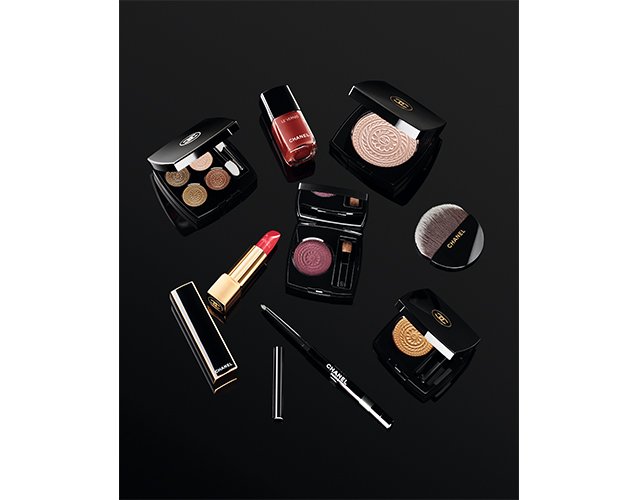 シャネル×クリスマスコフレ2019】大人気4色アイカラーやルージュの限定