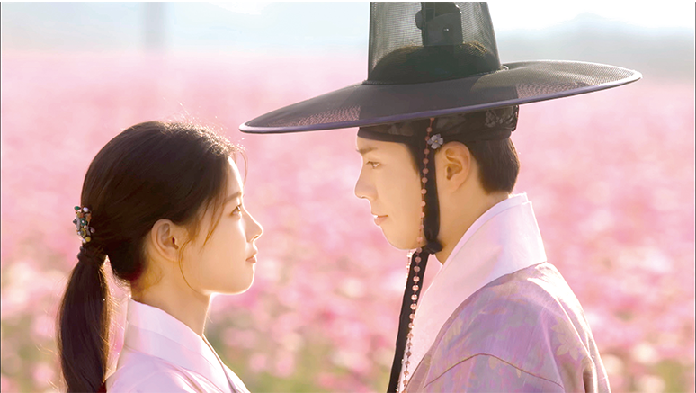 Lapin】雲が描いた月明かり 2部FC先行チケット Amazon.co.jp: 雲が