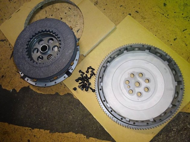 ランエボ9 CT9A ATS カーボン ツインクラッチ 取付 終了！｜車の