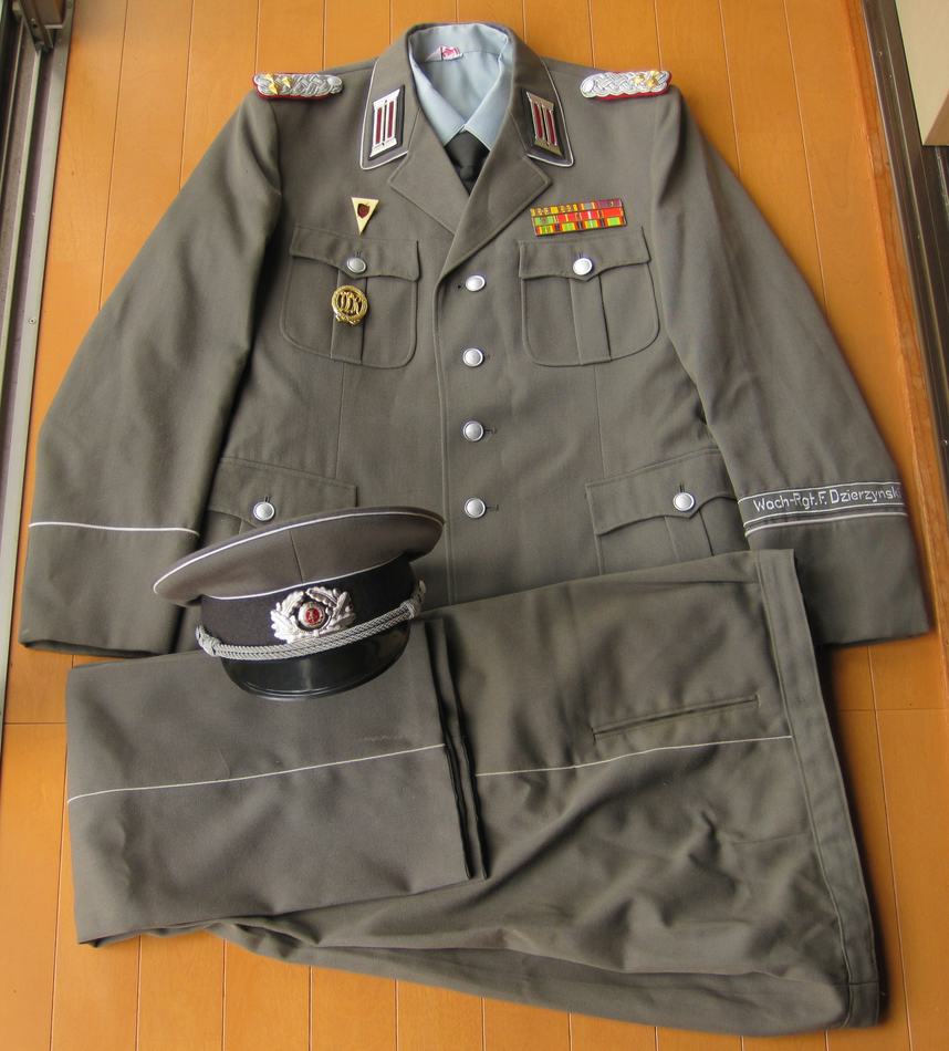 東ドイツ軍の制服や勲章の販売の大黒堂