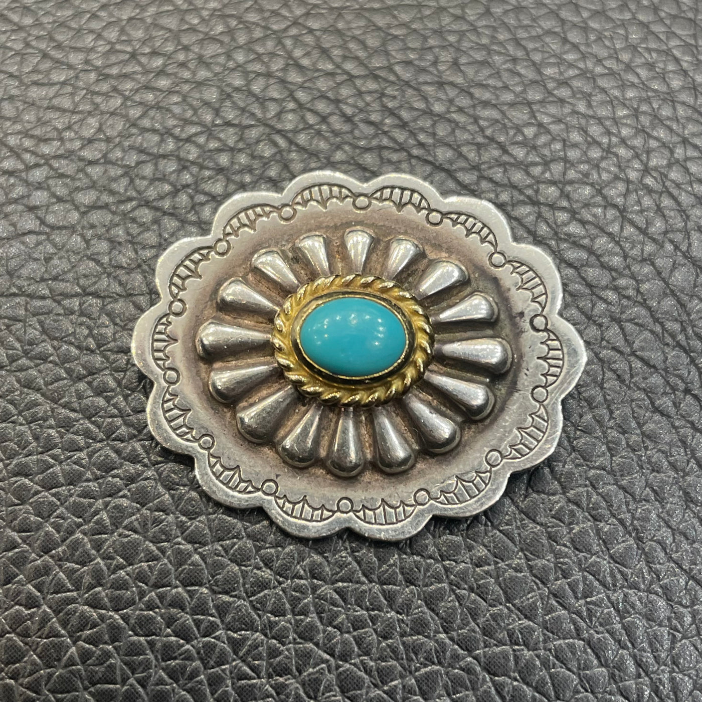 ゴローズ goro's [OLD]金縄TQフラワーコンチョ(横) – DELTAone