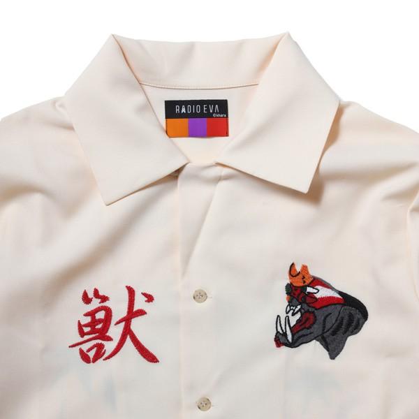 RADIO EVA 708 THE BEAST EMBROIDERY SOUVENIR SHIRT/ベージュ