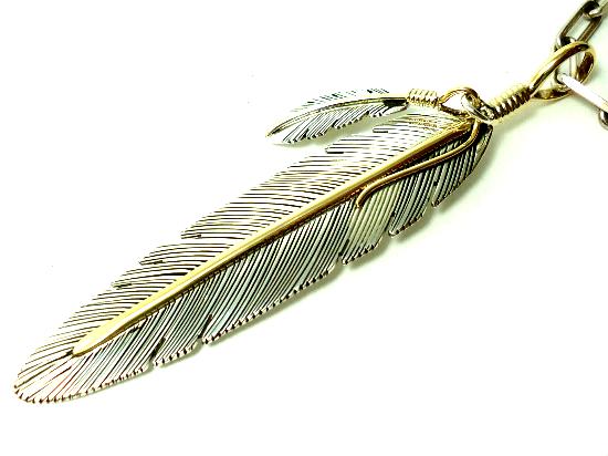Harvey Mace（ハーヴィーメイス）フェザーペンダント