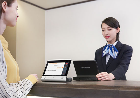 世界72言語を瞬時に翻訳、高まるインバウンド対応に活用できる対話型