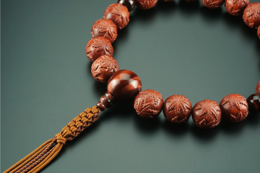 事例紹介 HK-94 柘植紅葉彫 片手18玉 瑪瑙仕立 四ﾂ目(6本)｜京都 京