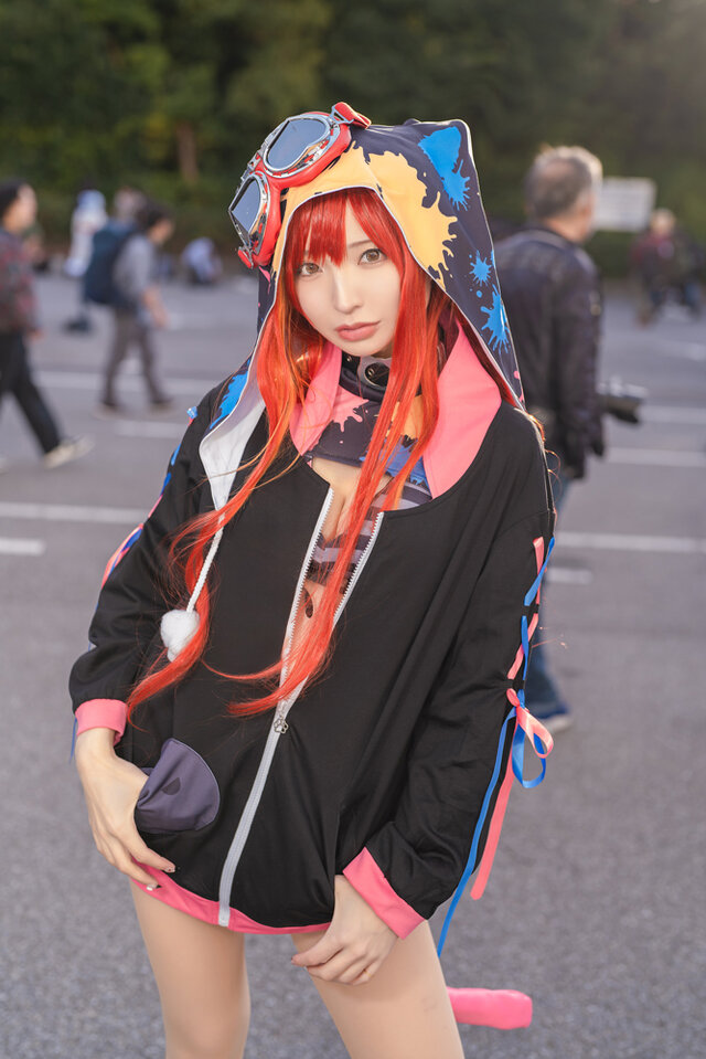 コスプレ】健康的な美脚と猫を思わせるイタズラっぽい笑み―ぶいすぽっ