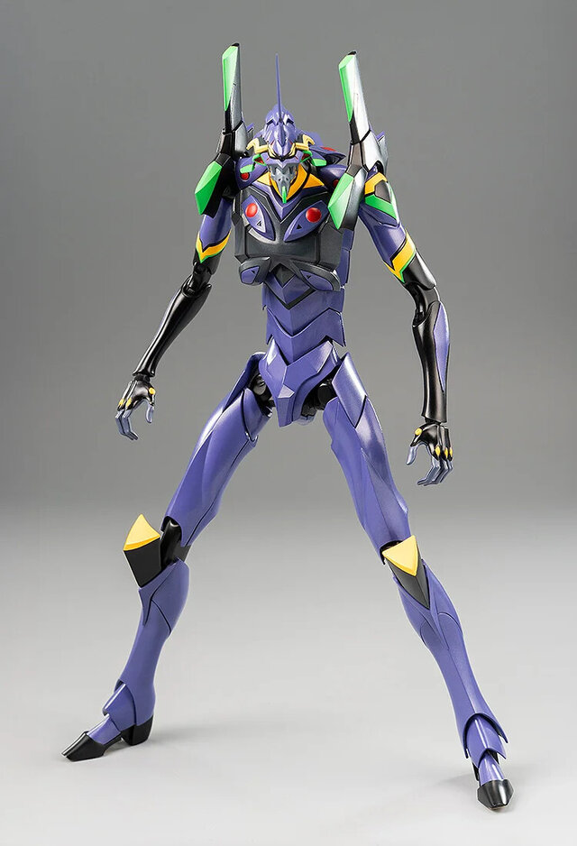 エヴァ」4本腕でロンギヌスの槍を携える！神々しくスタイリッシュな