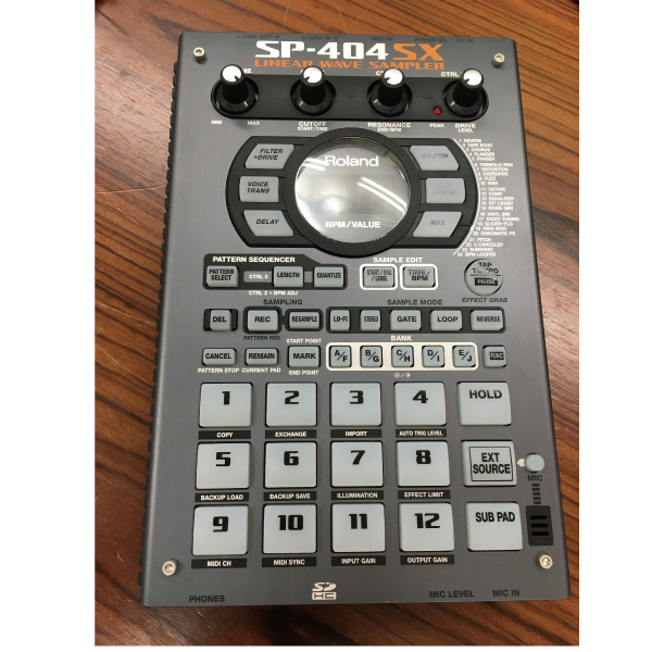 Rolandのサンプラー、SP-404SXのご紹介です。