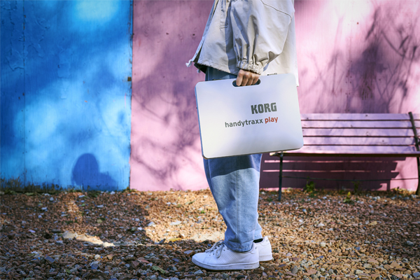 スピーカー内蔵！どこでも気軽に持ち運んでレコードを聴けるプレイヤー