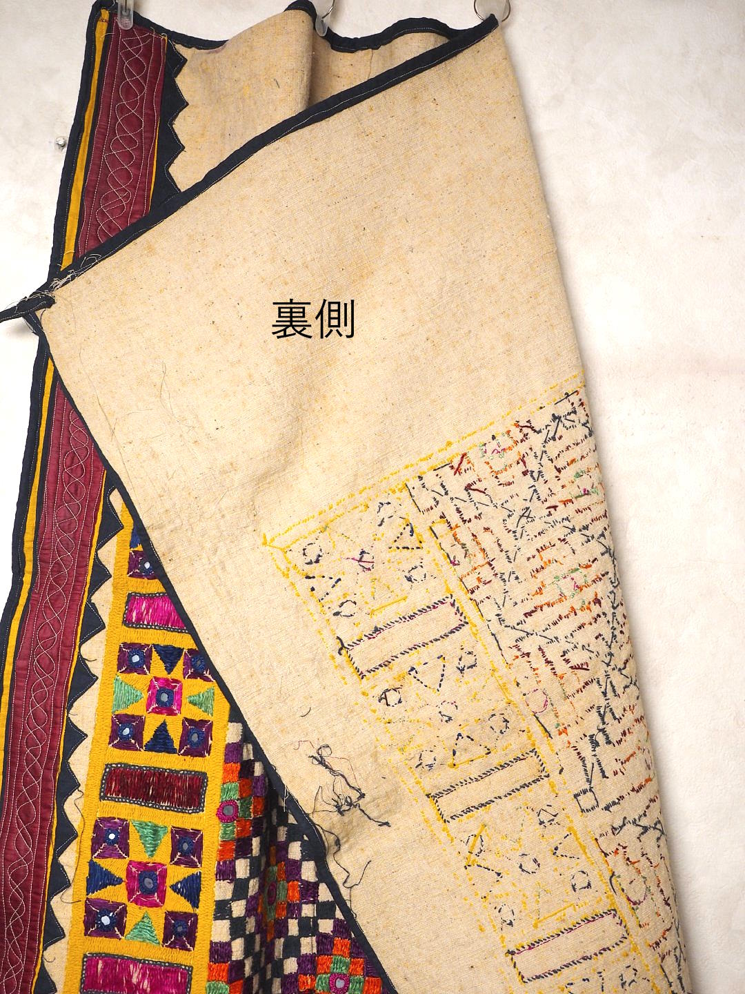 インド ミラーワーク刺繍アップリケタペストリー - アジアの布専門店