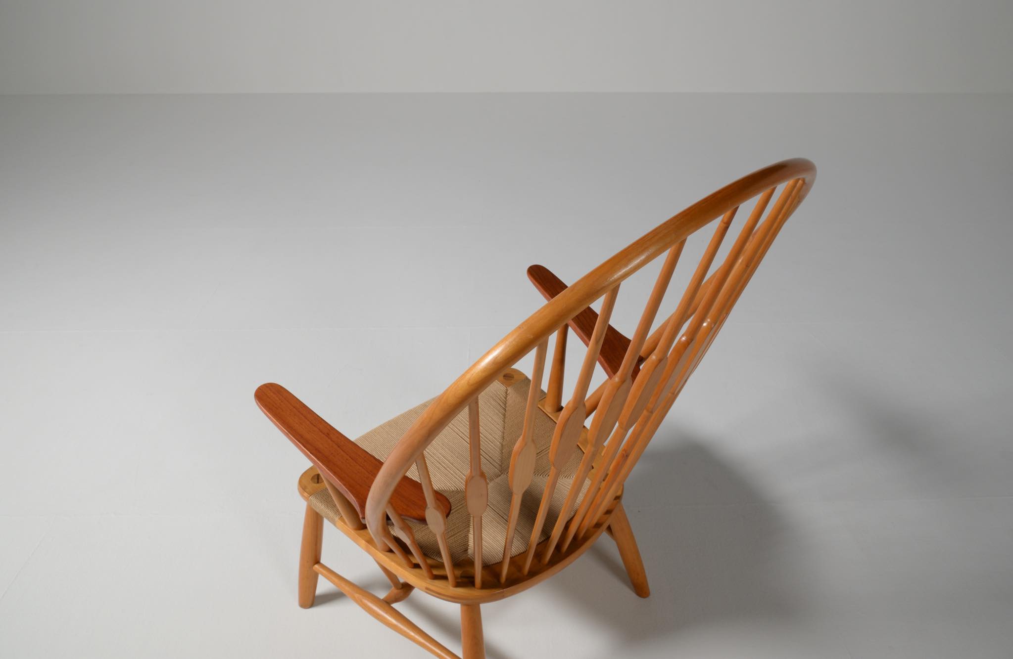Hans J. Wegner JH550 Peacock chair in Cherrywood for Johannes