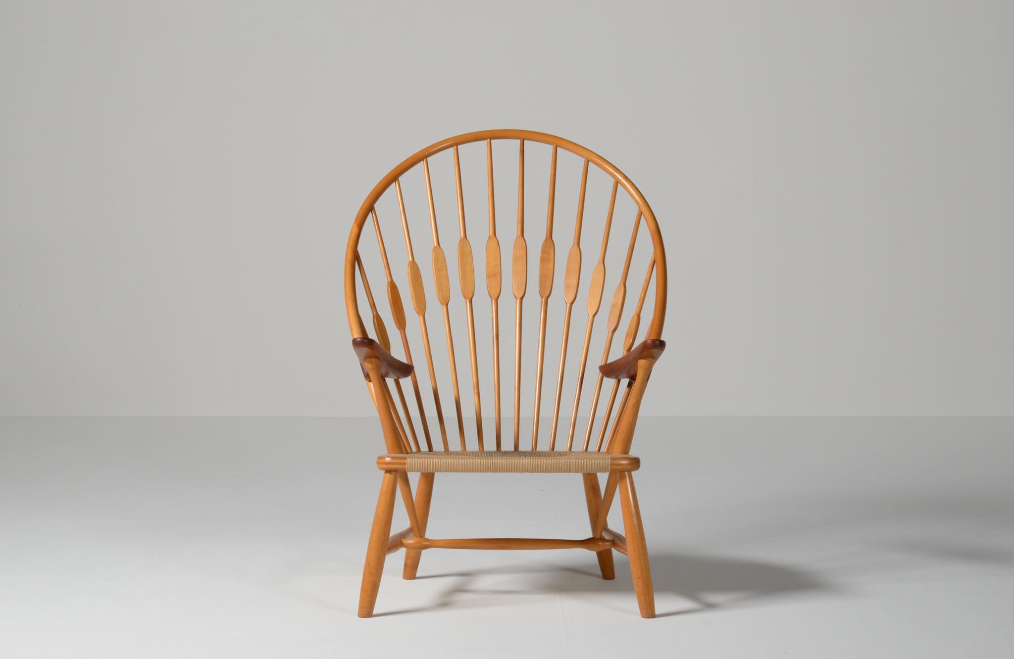 Hans J. Wegner JH550 Peacock chair in Cherrywood for Johannes