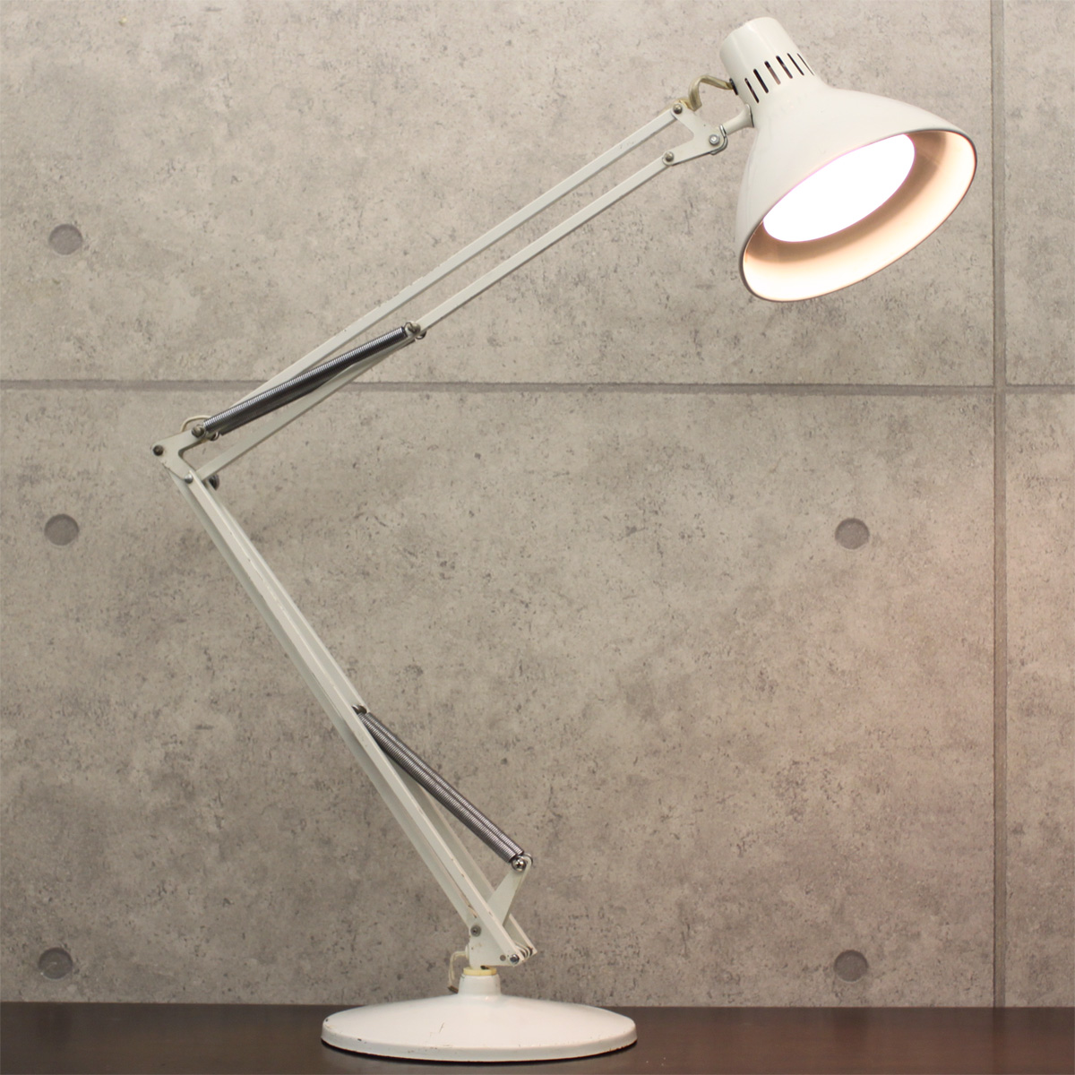 ルクソーJr. ランプ | 革ジャンのマックス・ケイディ