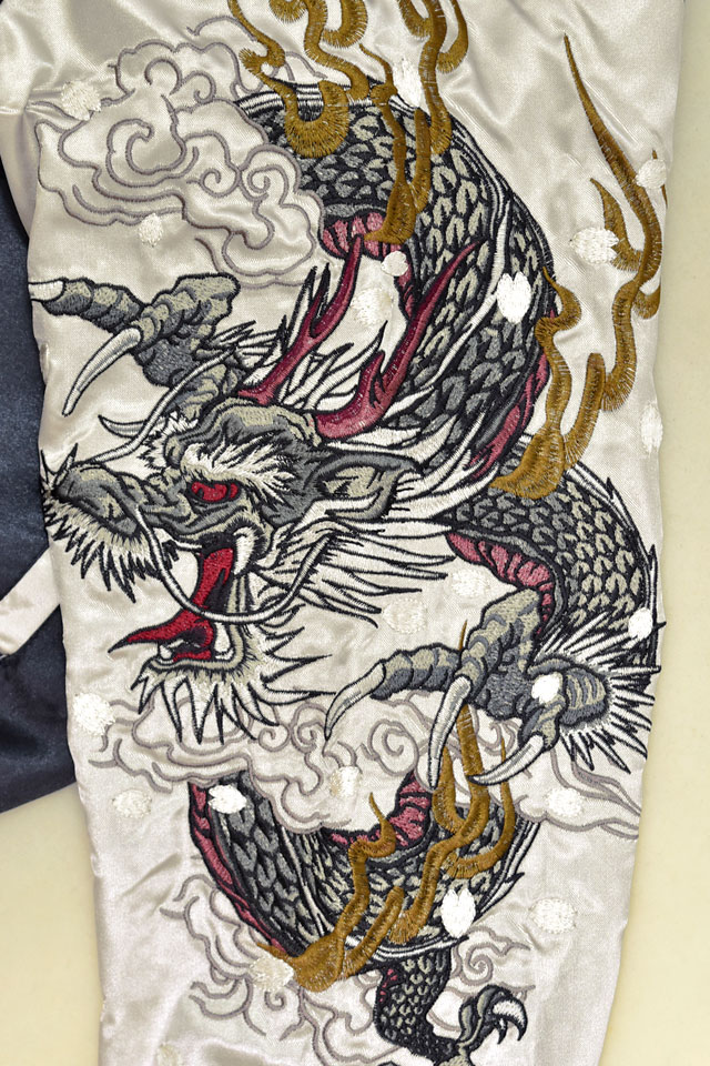 龍虎サテンスカジャン 華鳥風月 3051801 和柄 和風 刺繍 竜 トラ