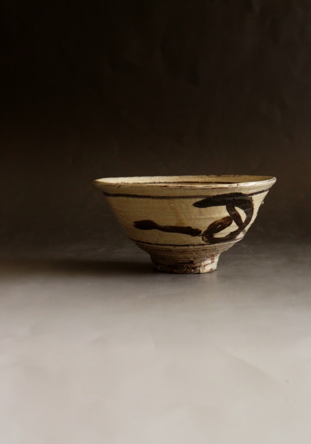 鶏龍山鉄絵茶碗 青葉太陽作 茶道具 刷毛目 鉄絵 鶏龍山 李朝茶碗 刷毛目