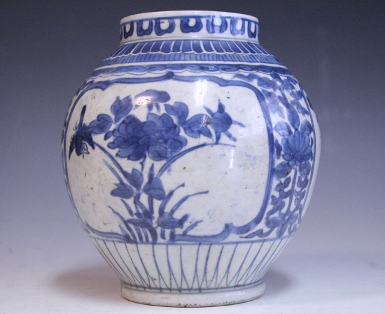 古美術青華堂｜H716 古伊万里・染付花文壺（江戸時代）