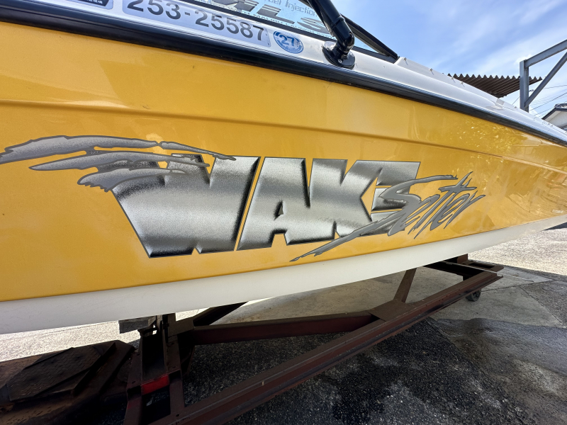 マリブ ウェイクセッター Vドライブ琵琶湖艇イエローハル艇 中古艇