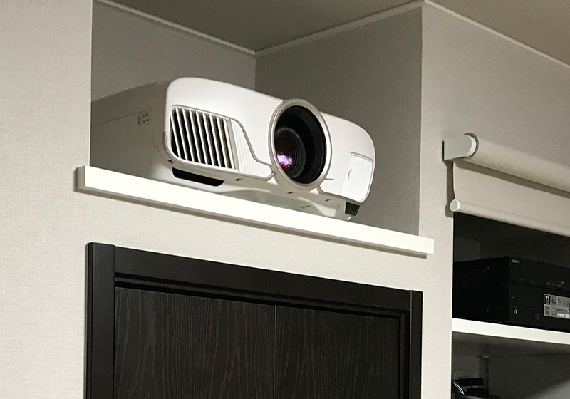 神奈川県・I邸】“圧迫感のない”シアタールームをエプソン「EH-TW8300