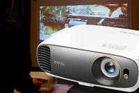 4K/HDRプロジェクターは使いやすさも重要！ BenQ「HT2550」はシンプル