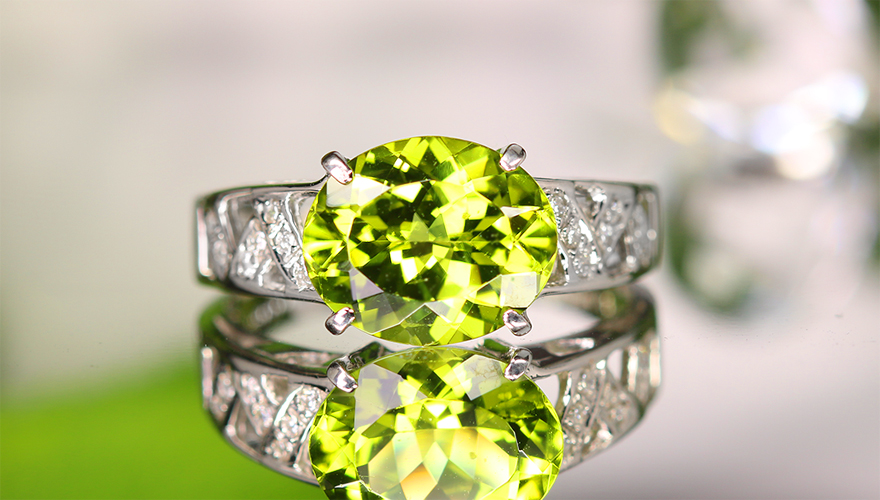 ペリドット 3.5ct ダイヤモンド プラチナ リング(指輪)【品質保証書