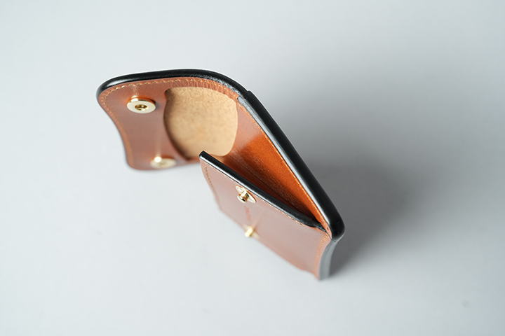 野生がみなぎる黄金色のTONGUE。 | WILDSWANS(ワイルドスワンズ