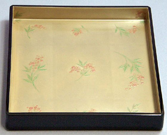 硯箱・三祝の図蒔絵は、そこにあるだけで楽しめる美しくコンパクトな