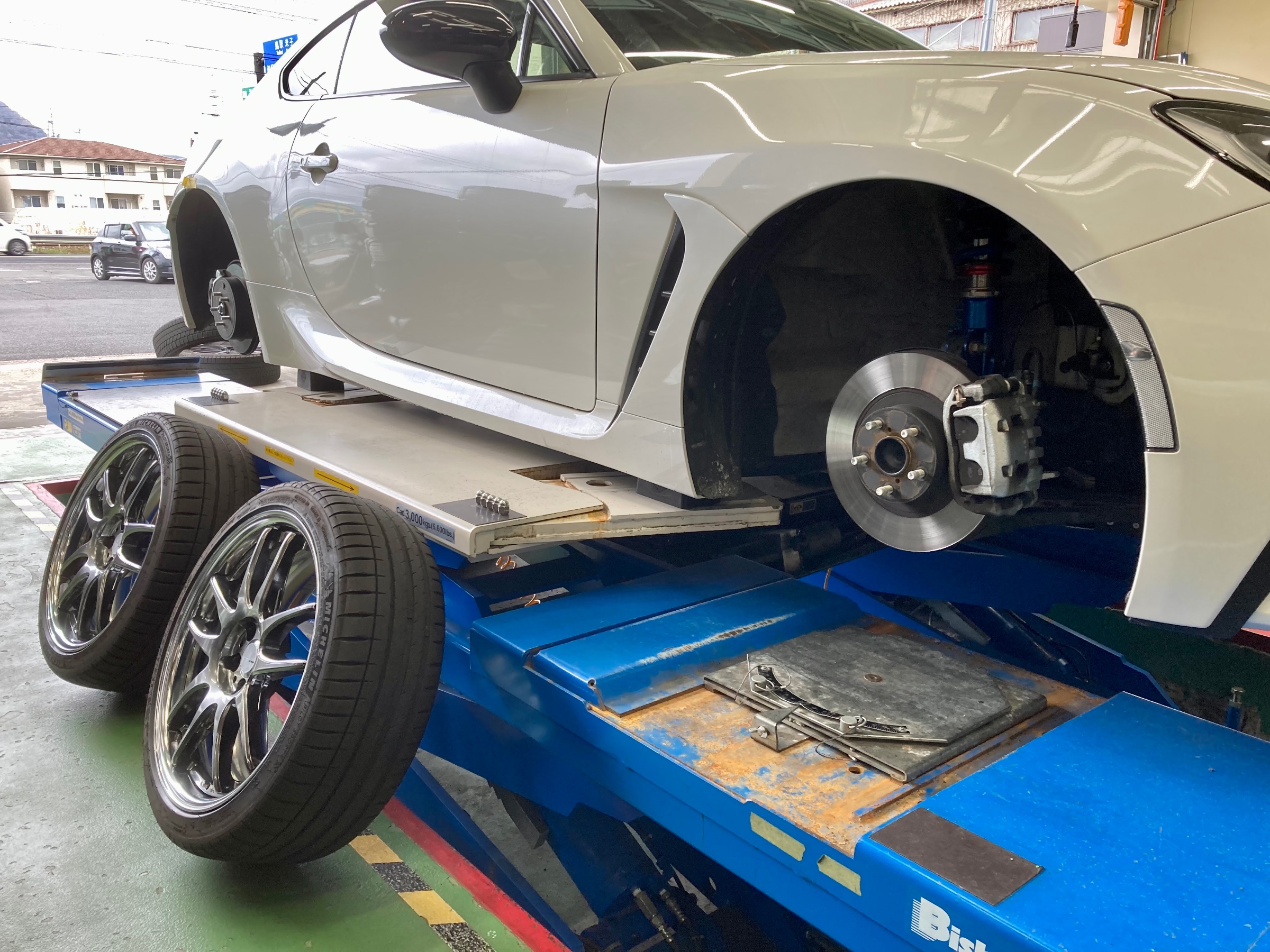 GR86に18インチ2ピースWORKを装着！ | 店舗おススメ情報 | タイヤ館