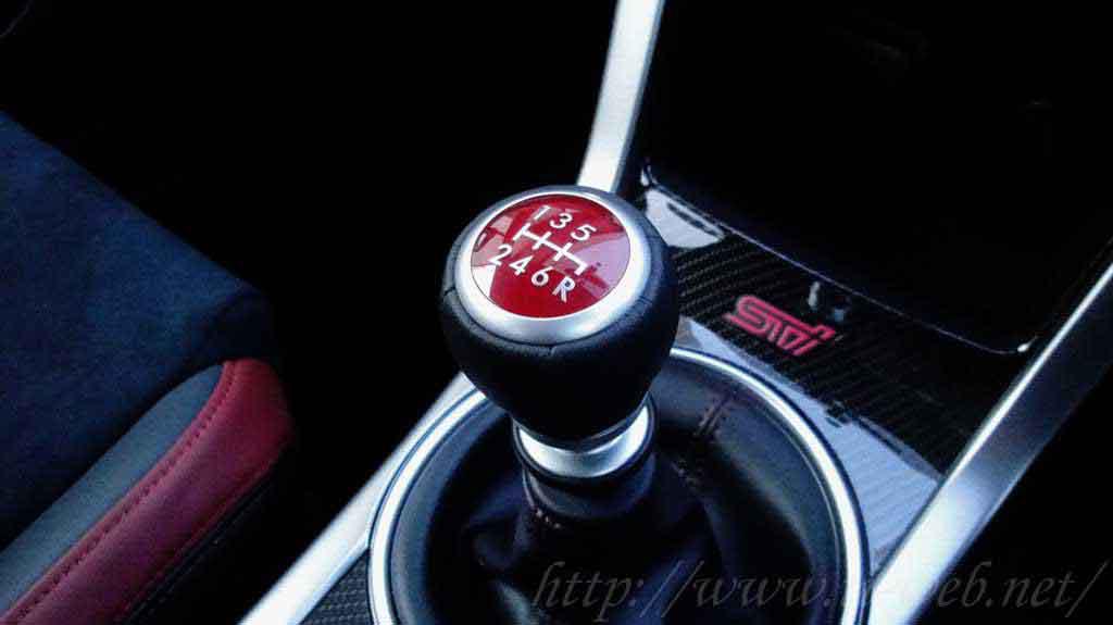 WRX STIのシフトノブをジュラコン製へ交換 - SUBARU WRX STI (VAB-C