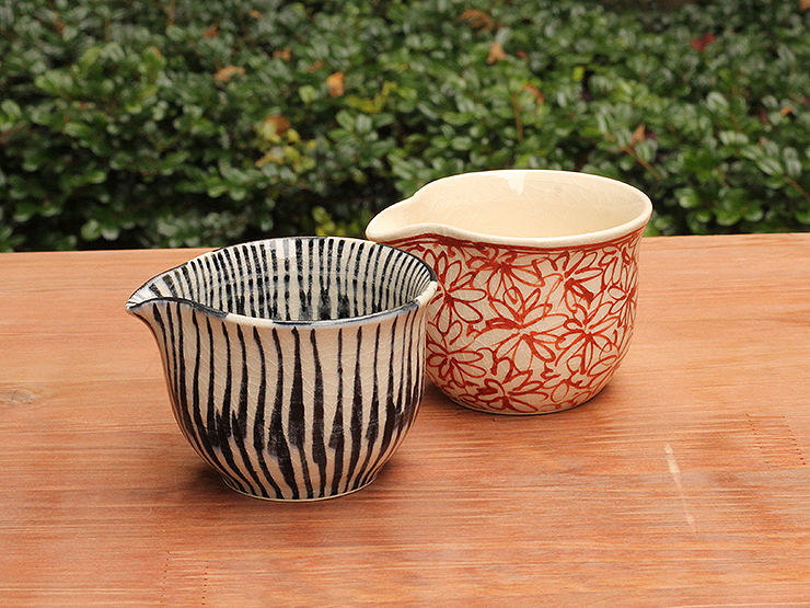 喜鶴製陶・片口小鉢（重ね十草と赤絵小花紋）／小皿/小鉢/豆鉢｜和食器