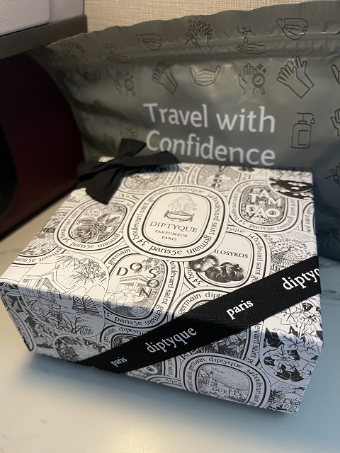 カタール航空のビジネスクラスでディプティクのアメニティーGET