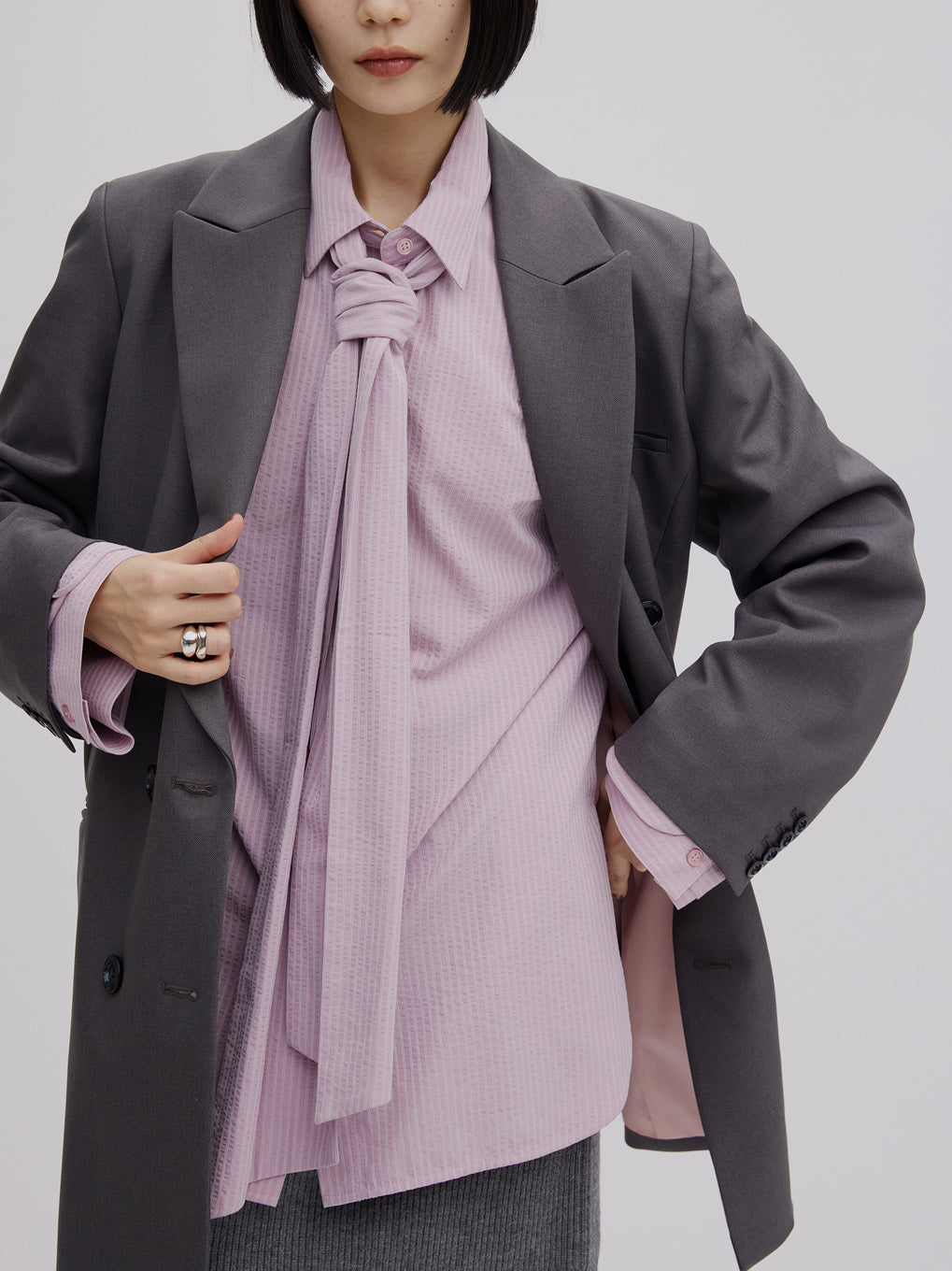 UND UNEVENNESS TIE BLOUSE