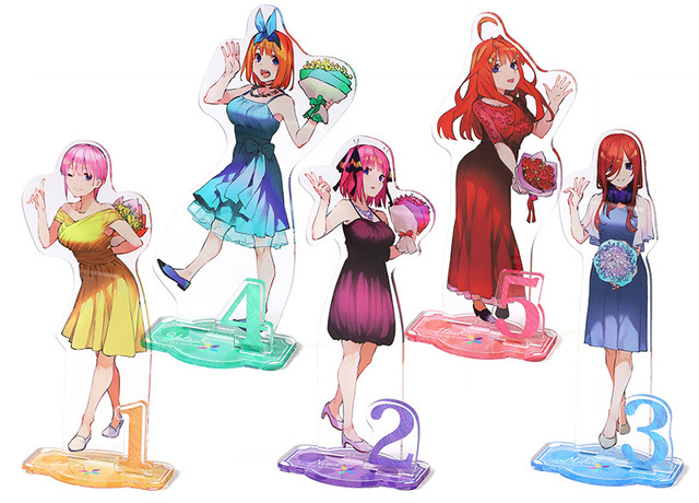 五等分の花嫁」五つ子がドレス姿で花束を♪ アニメイトでオンリー